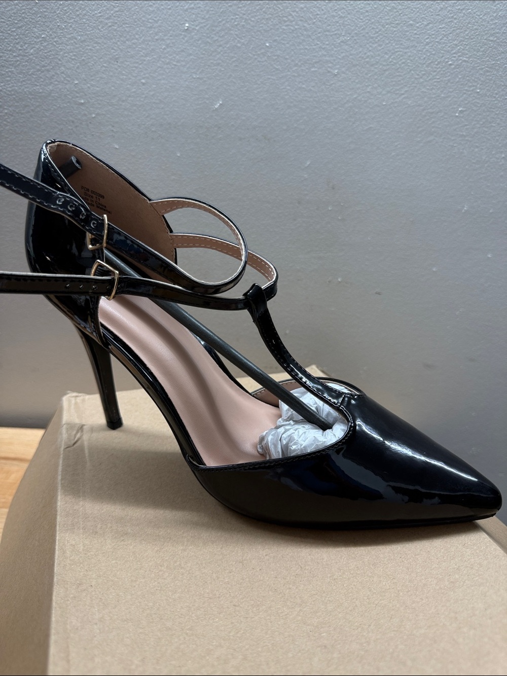 Journee Collection TRU Black Patent T-Strap Pointed Toe High Heels Women Size 11